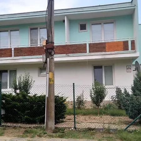 Hannah - Relax Dom Pod Orechom I4 Travnica Exterior photo