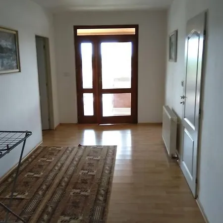 Hannah - Relax Dom Pod Orechom I4 Travnica Exterior photo