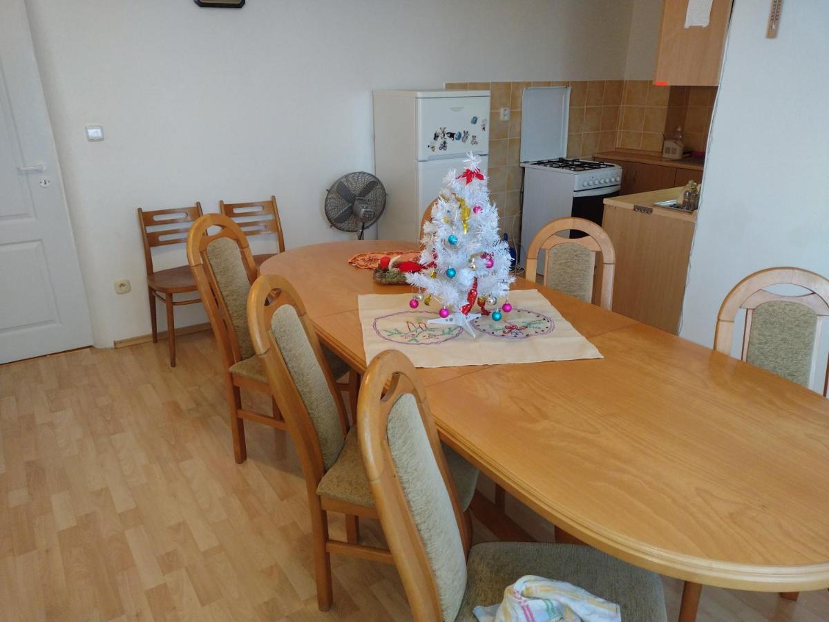 Hannah - Relax Dom Pod Orechom I4 * Travnica